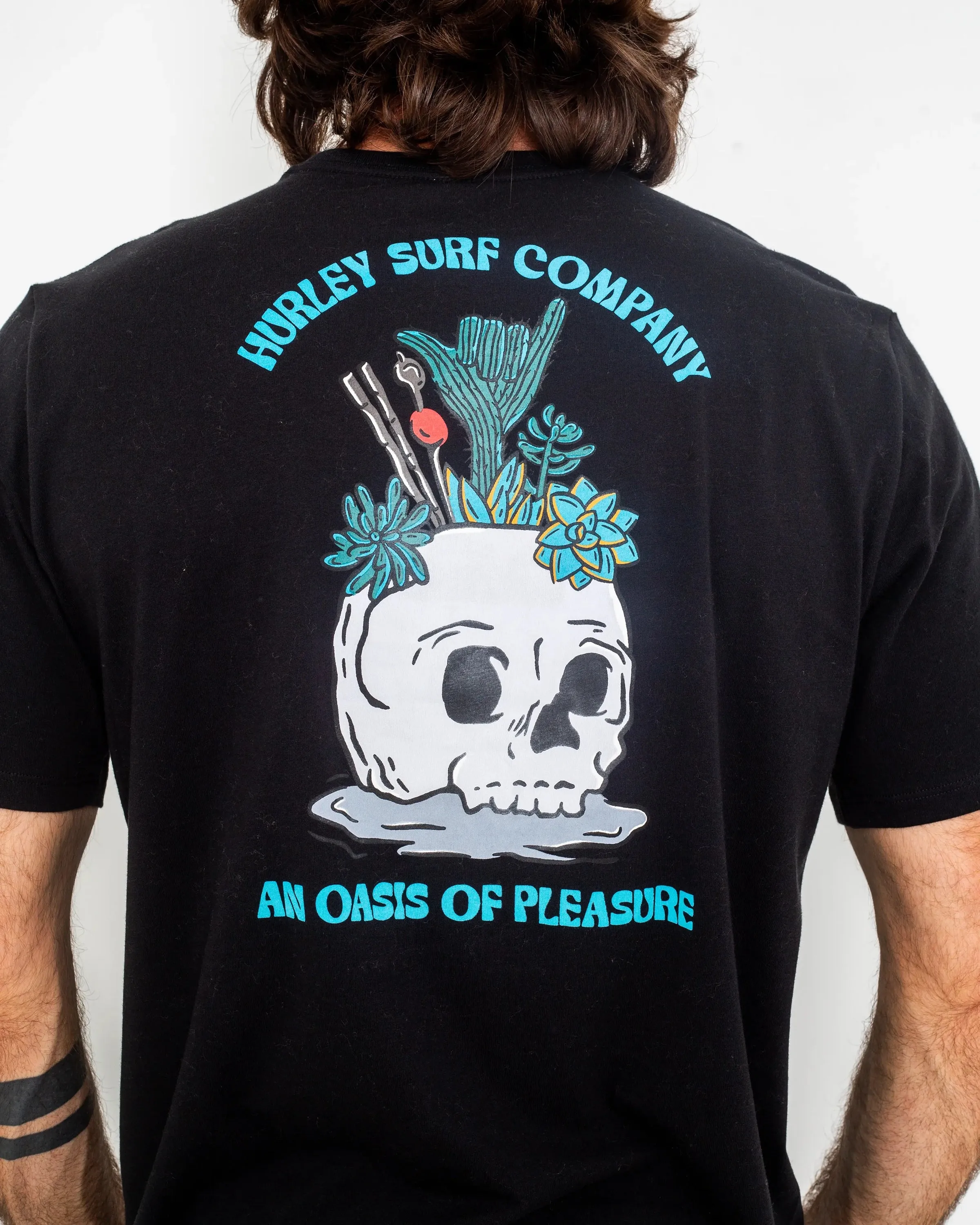 Everyday Oasis Of Pleasure T-Shirt in Black