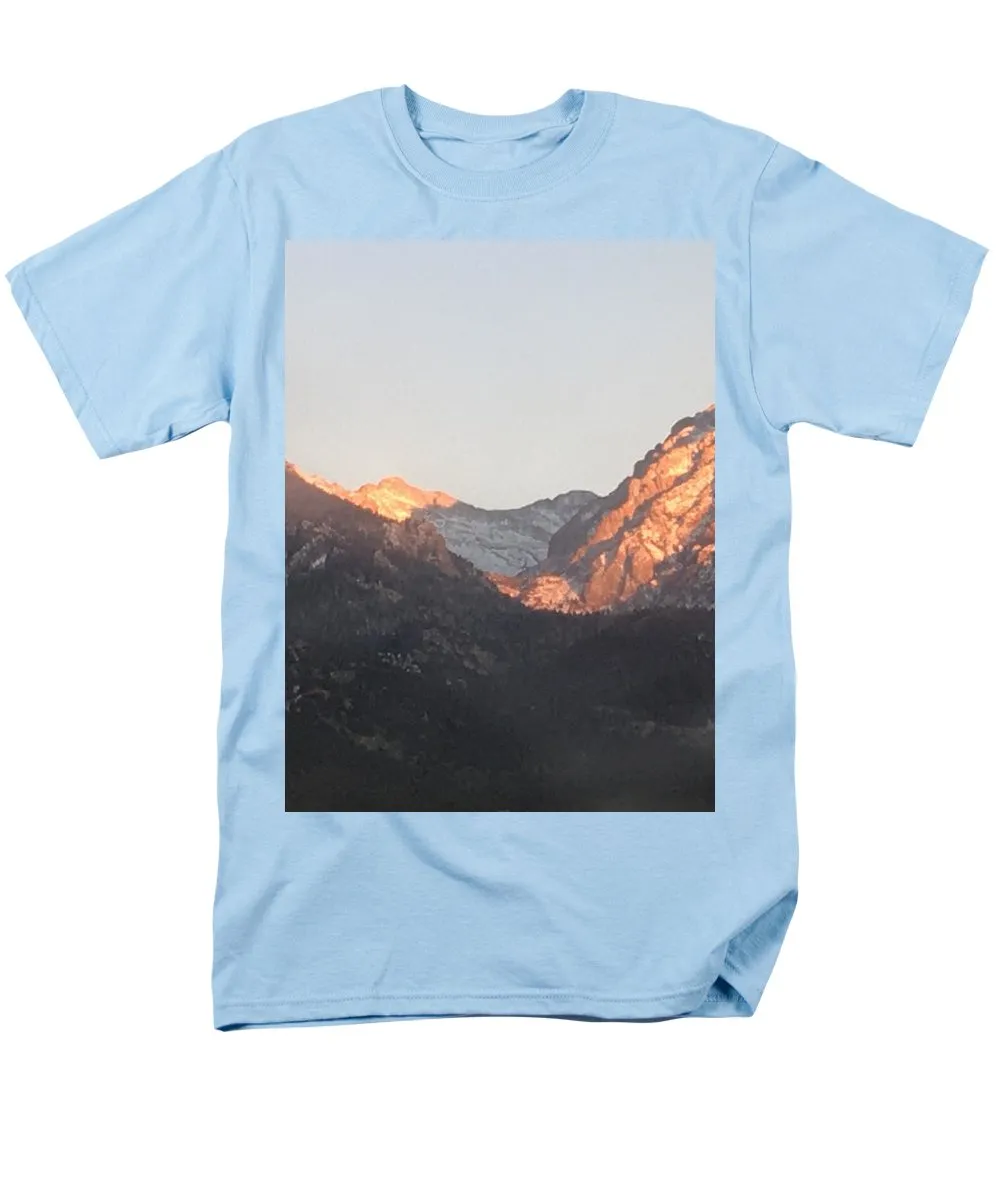 Winter Magic Hour Crestone - Men's T-Shirt  (Regular Fit)