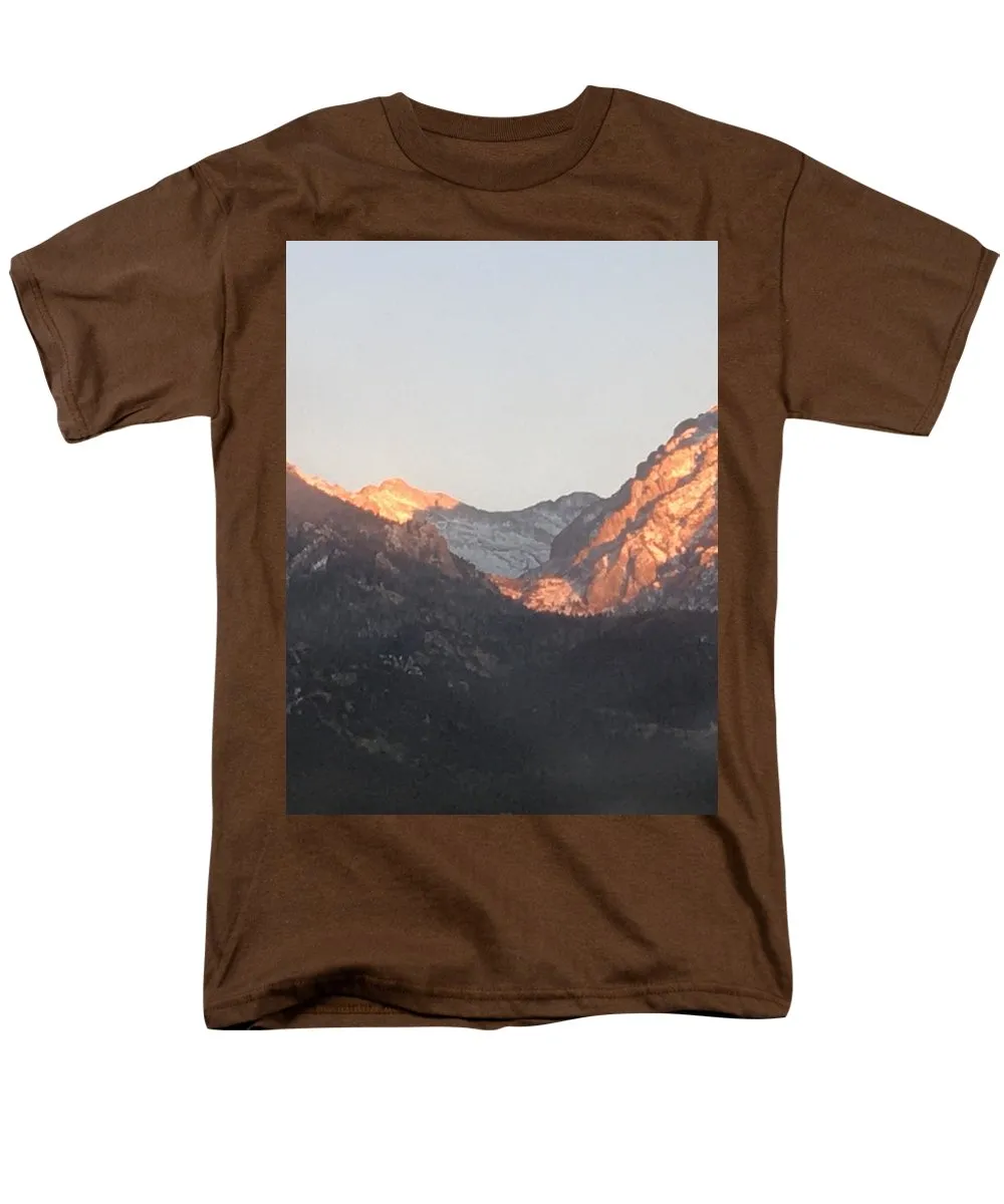 Winter Magic Hour Crestone - Men's T-Shirt  (Regular Fit)